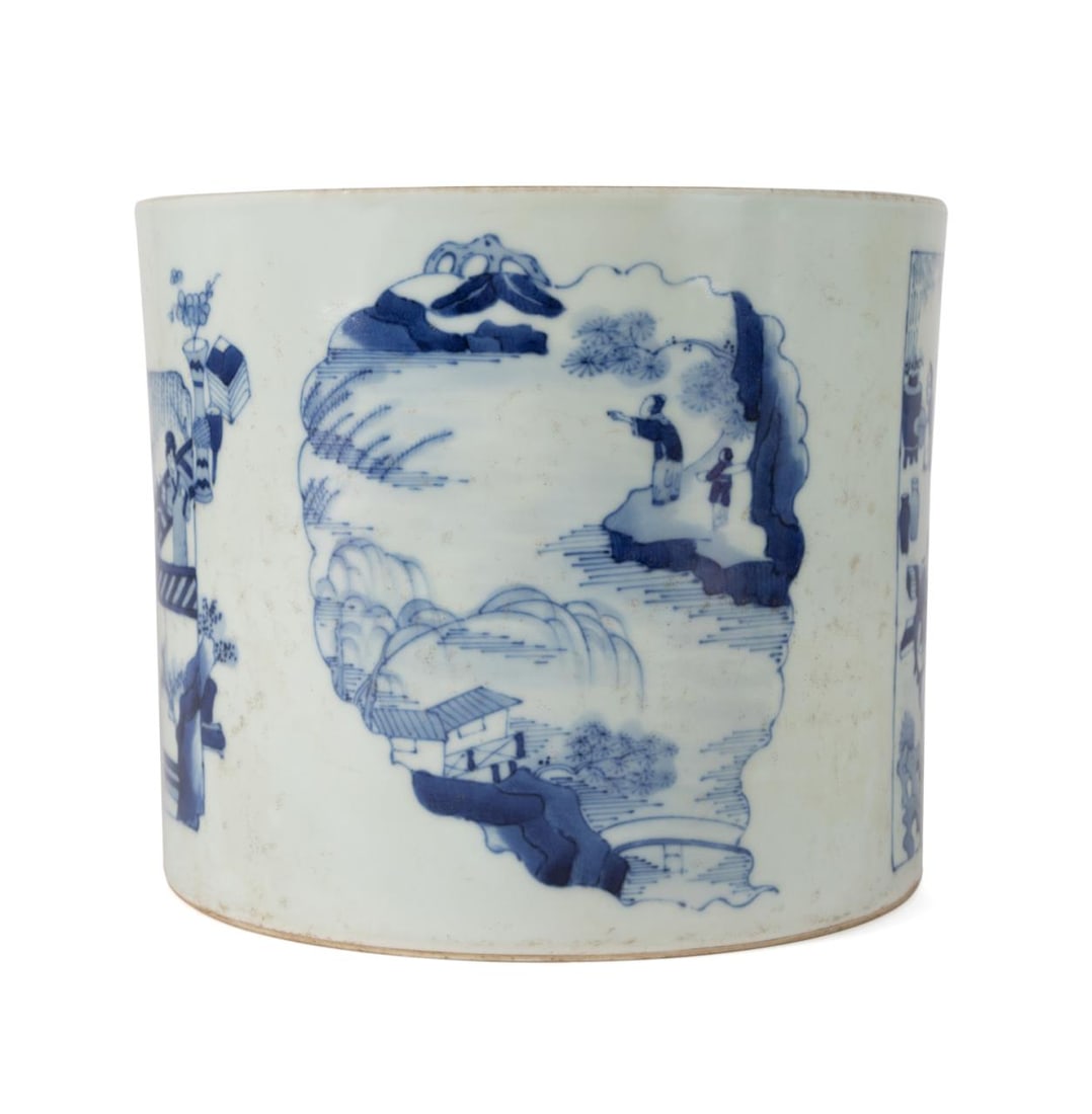 CHINESE BLUE & WHITE BRUSH POT,