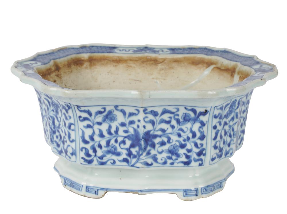 CHINESE BLUE & WHITE CERAMIC