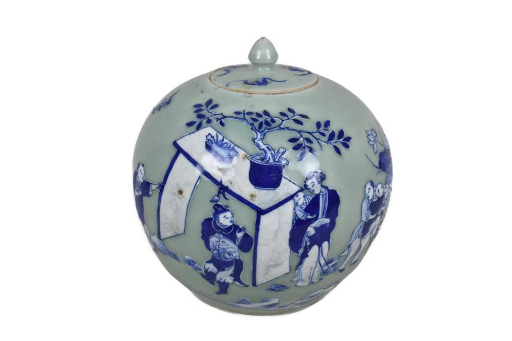 CHINESE BLUE & WHITE DECORATED