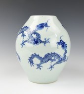 CHINESE BLUE & WHITE DRAGON VA