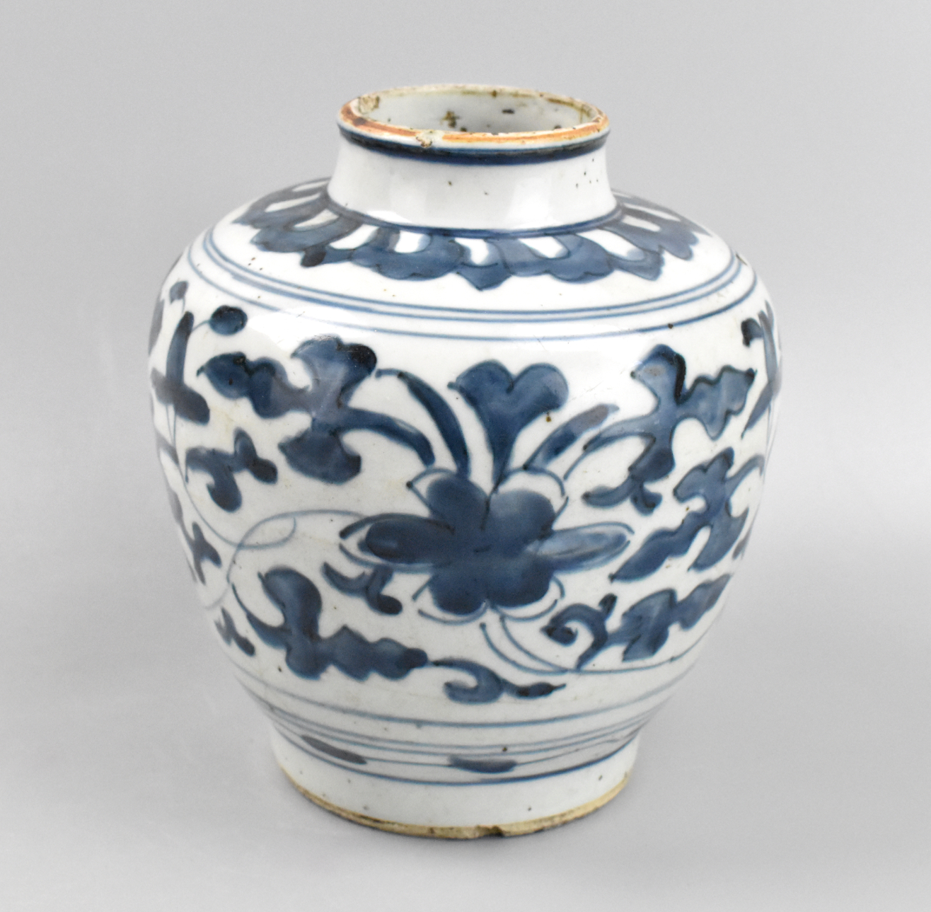 CHINESE BLUE & WHITE FLOARAL JAR,