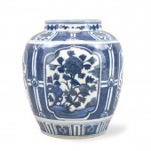CHINESE BLUE & WHITE FLORAL JA