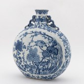 CHINESE BLUE & WHITE MOON FLAS