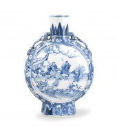 CHINESE BLUE & WHITE MOONFLASK