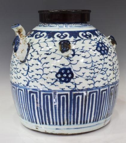 CHINESE BLUE & WHITE POECELAIN