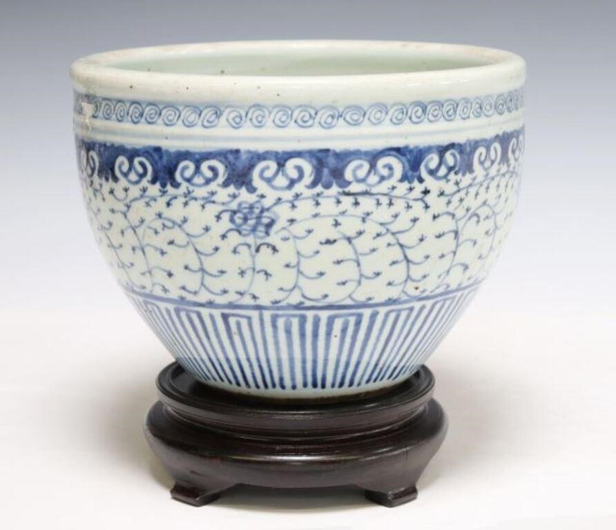 CHINESE BLUE & WHITE PORCELAIN BOWL