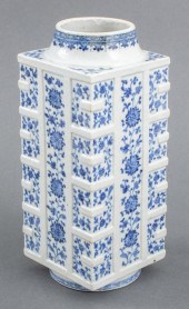 CHINESE BLUE & WHITE PORCELAIN