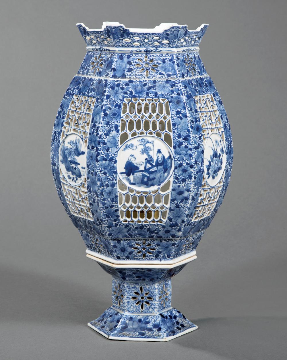 CHINESE BLUE & WHITE PORCELAIN