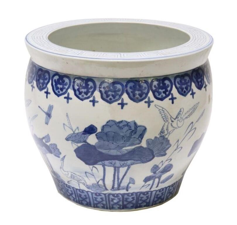 CHINESE BLUE & WHITE PORCELAIN FISH