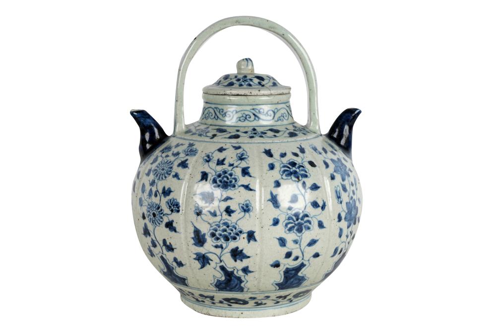 CHINESE BLUE & WHITE TEAPOTunmarked