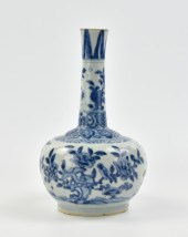 CHINESE BLUE & WHITE VASE, TIA