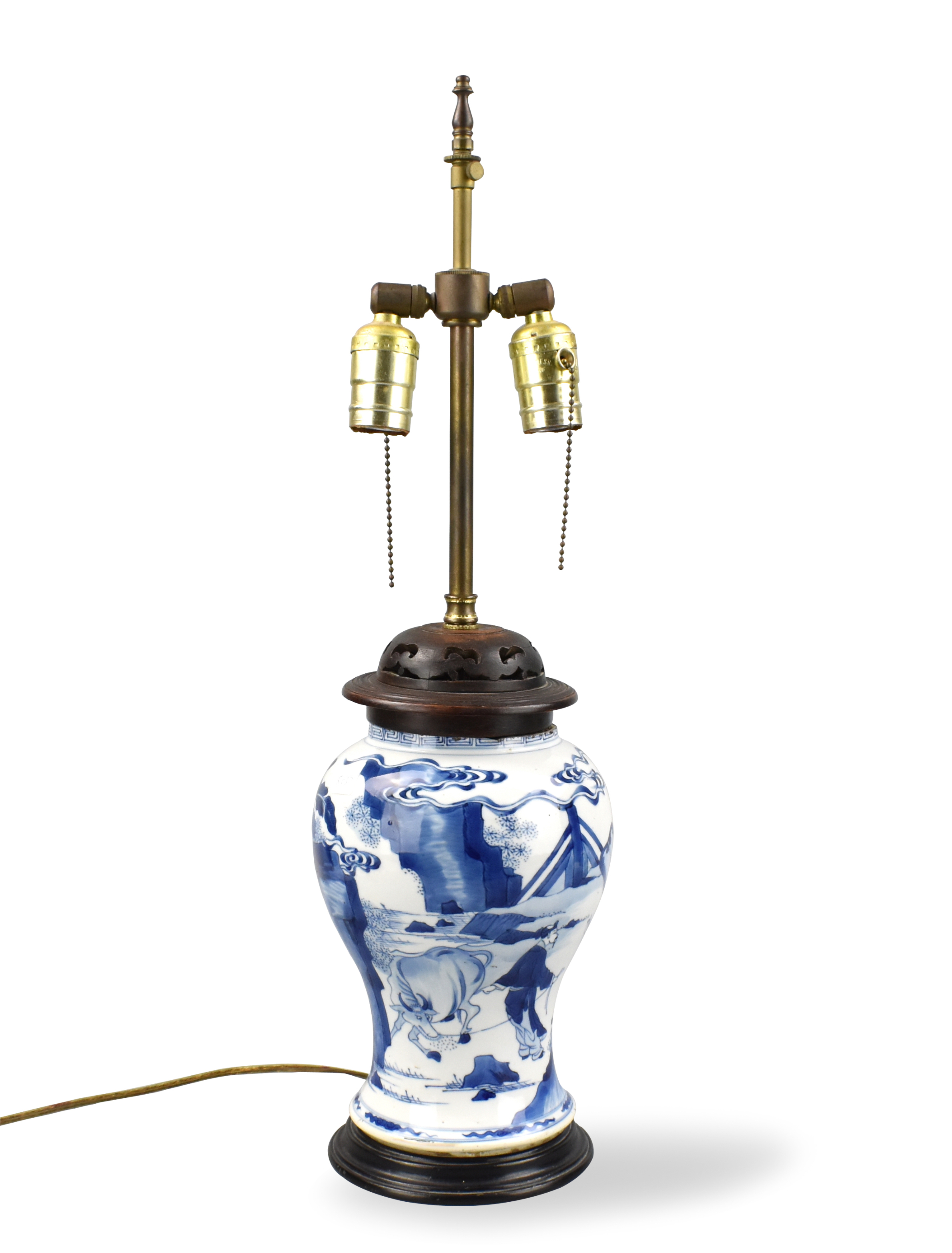 CHINESE BLUE & WHITE VASE W/