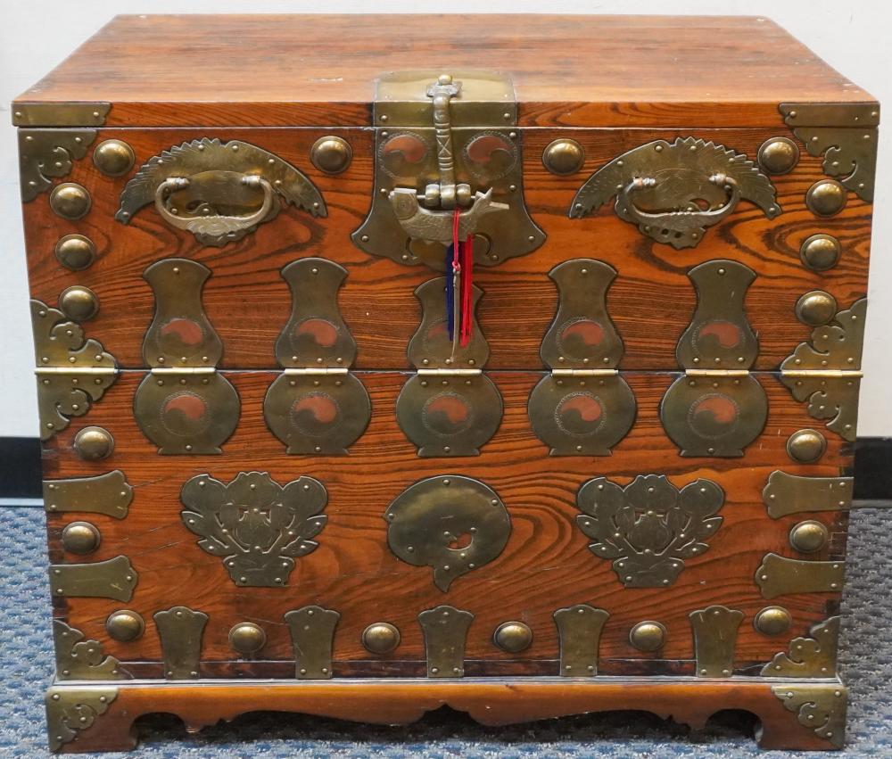 CHINESE BRASS MOUNTED ELMWOOD TONSU