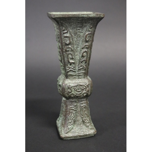 Chinese bronze archaic style