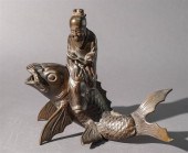 CHINESE BRONZE COVERED BOX FIG