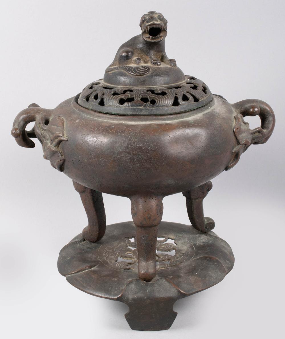 CHINESE BRONZE COVERED TRIPOD