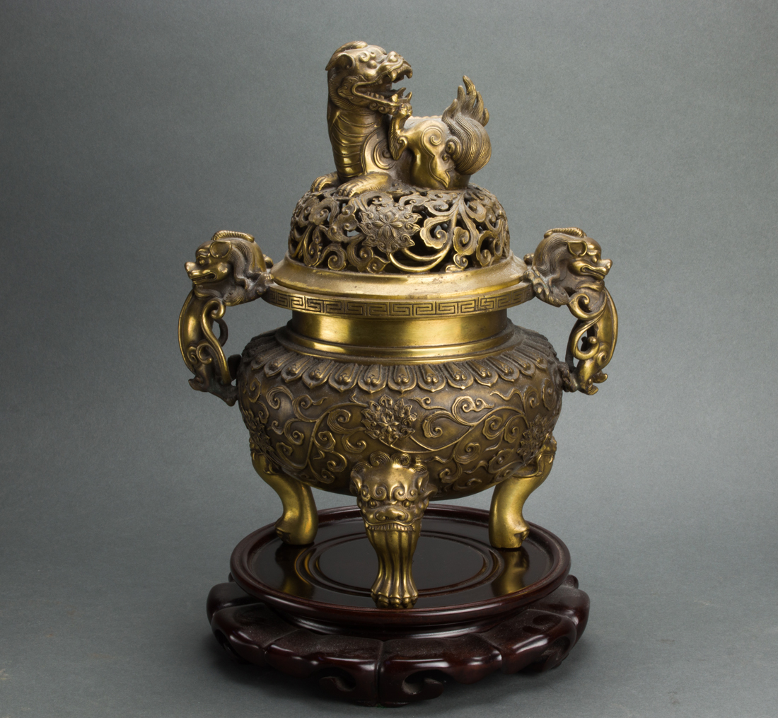 CHINESE BRONZE COVERED TRIPOD