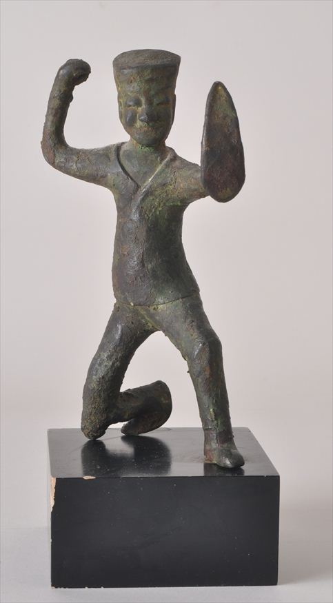 CHINESE BRONZE FIGURE OF A