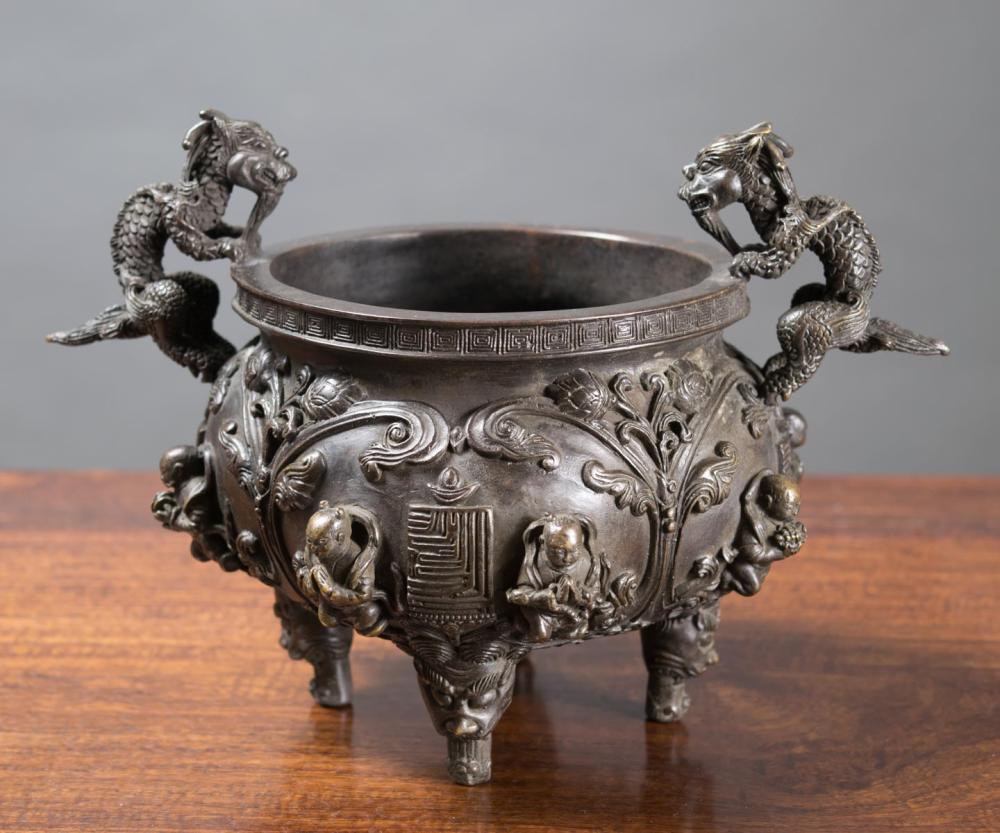 CHINESE BRONZE FOOTED CENSER,