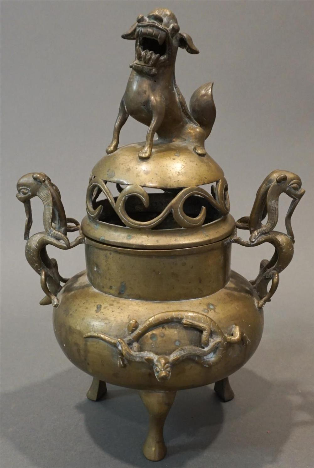 CHINESE BRONZE FOOTED CENSOR,