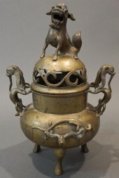 CHINESE BRONZE FOOTED CENSOR,