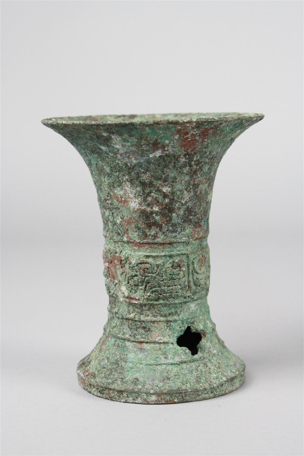 CHINESE BRONZE GU-FORM VASE SHANG