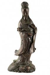CHINESE BRONZE GUANYIN FIGUREo