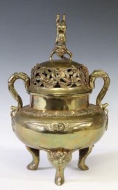 CHINESE BRONZE LIDDED TRIPOD C