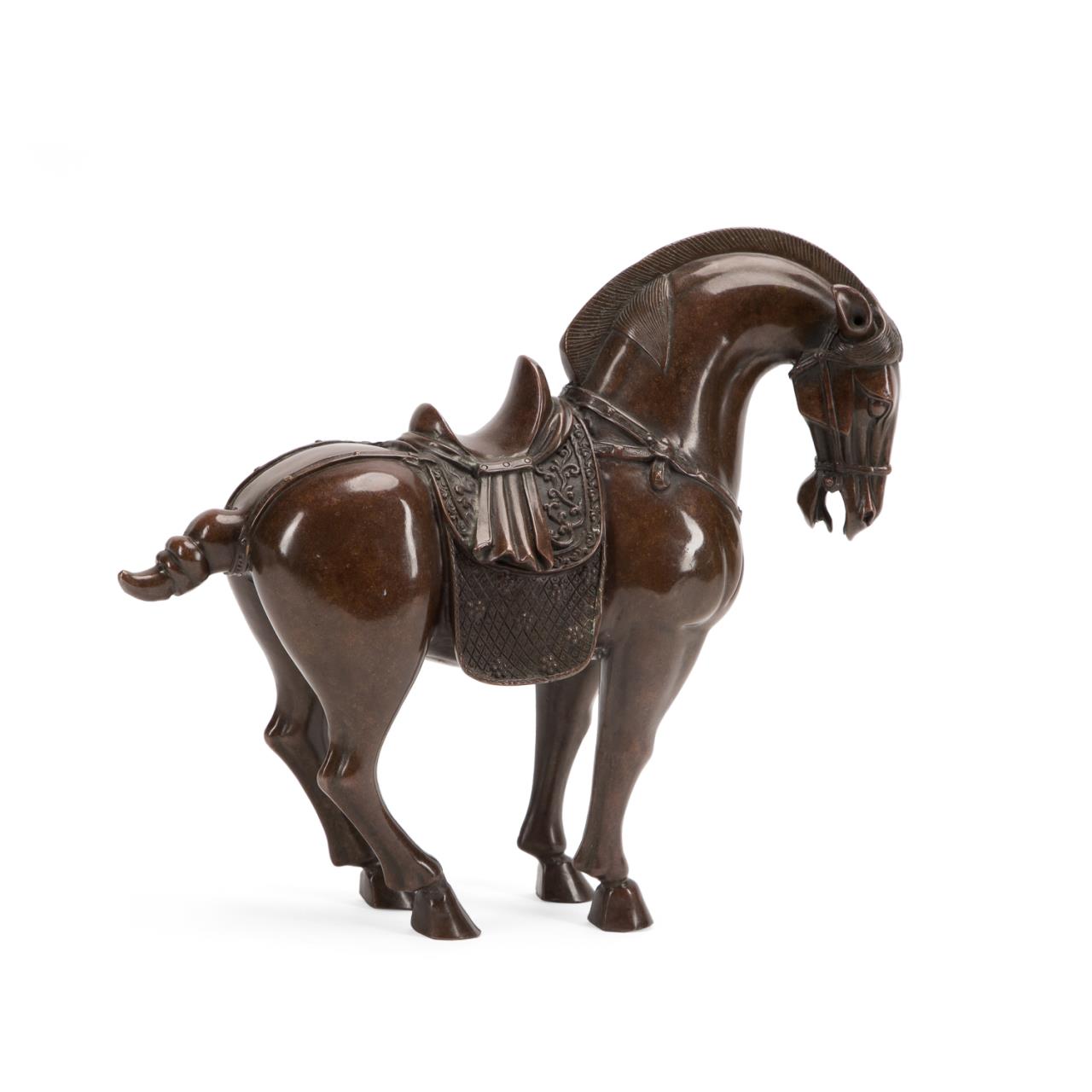 CHINESE BRONZE SCULPTURE OF A