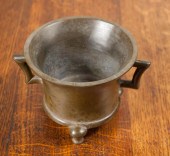 CHINESE BRONZE TRI-FOOTED CENS