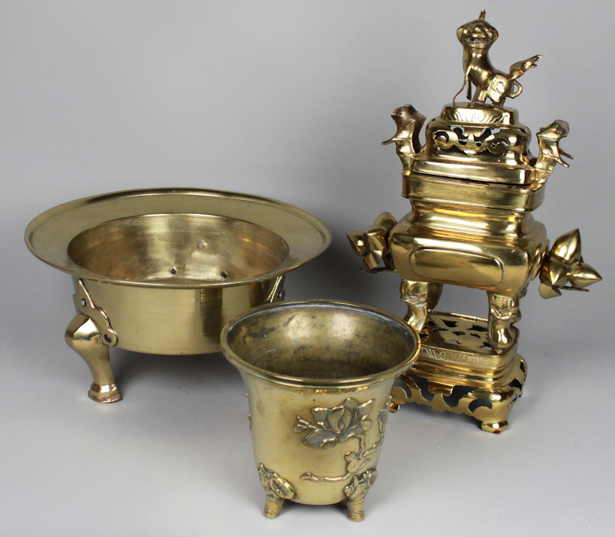 CHINESE BRONZE TRIPOD CENSER AND