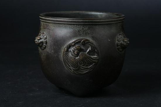 CHINESE BRONZE TRIPOD CENSER Fei