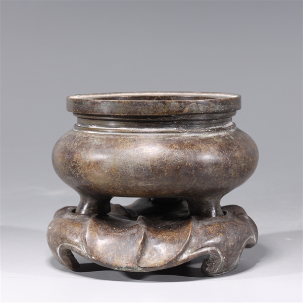 Chinese bronze tripod censer with