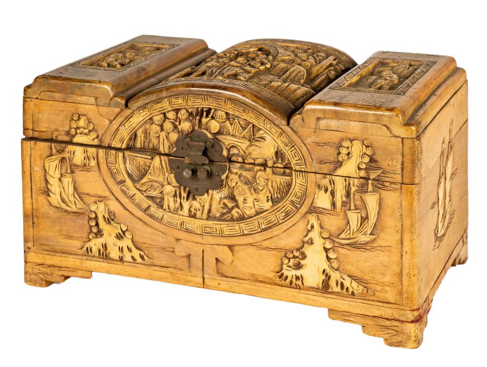 CHINESE CAMPHORWOOD TABLE