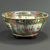 CHINESE CANTON ROSE MEDALLION