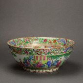 CHINESE CANTON ROSE MEDALLION