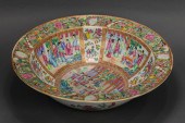 CHINESE CANTON ROSE MEDALLION