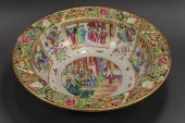 CHINESE CANTON ROSE MEDALLION