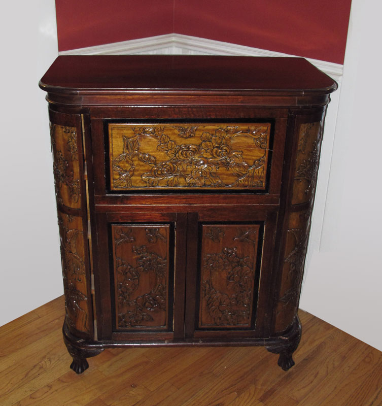 CHINESE CARVED BAR: Lift top with