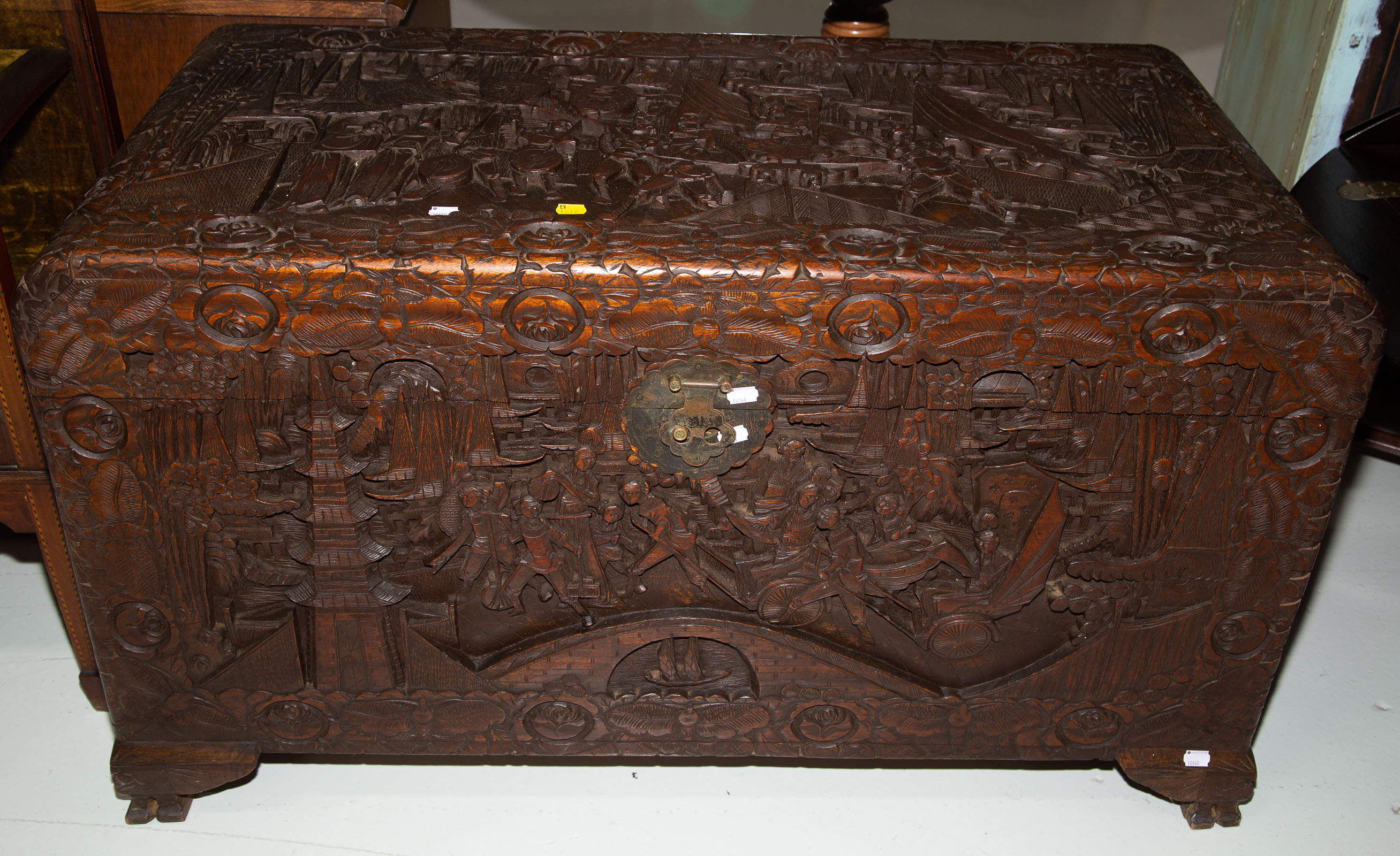 CHINESE CARVED CAMPHORWOOD