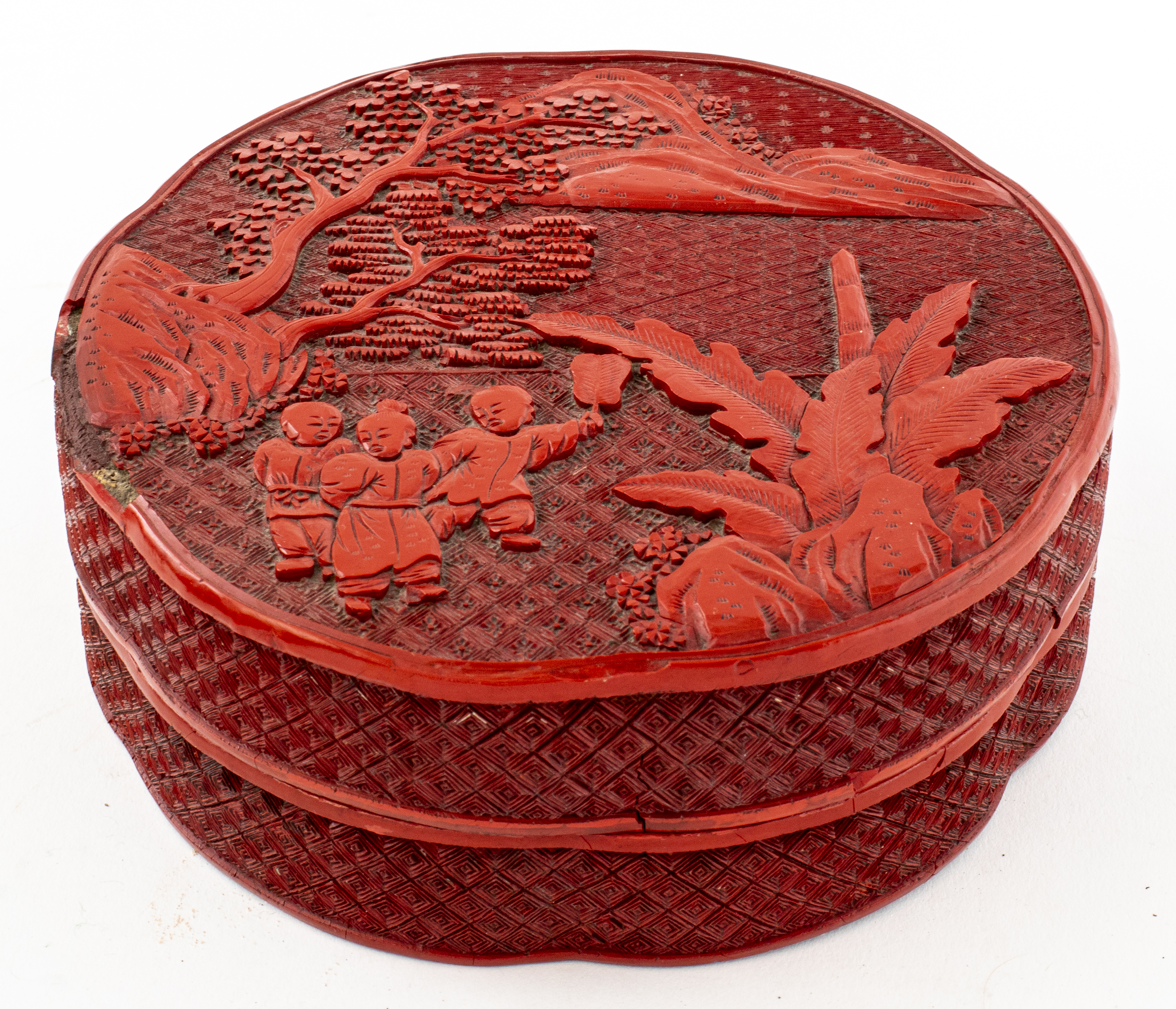 CHINESE CARVED CINNABAR LACQUER
