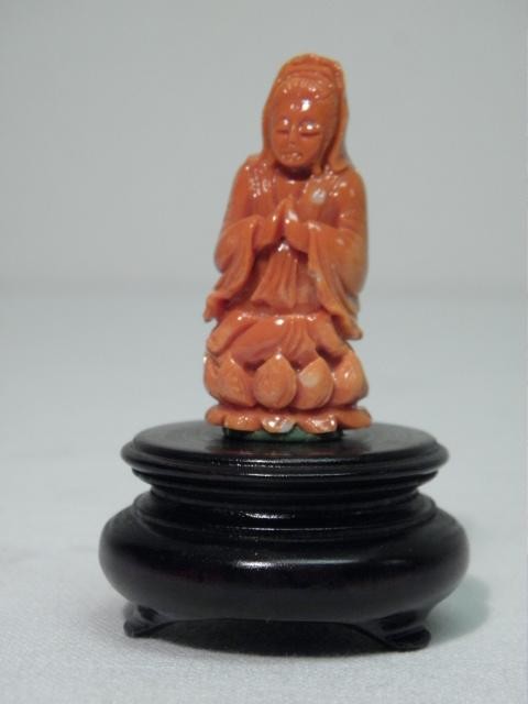 Chinese carved coral miniature