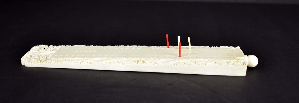 CHINESE CARVED CRIBBAGE BOARDLate