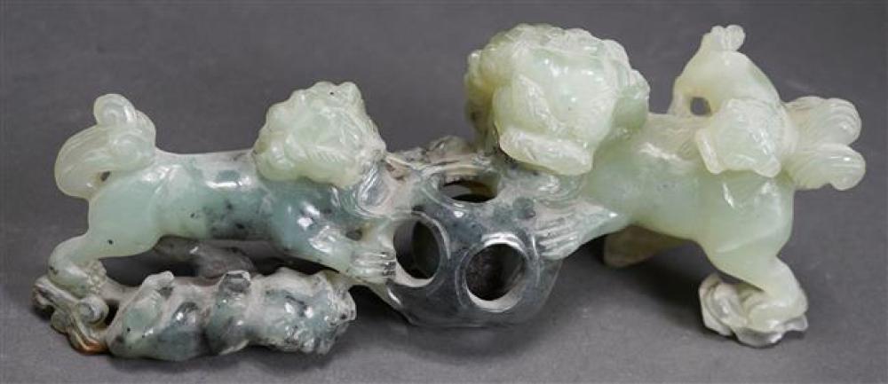 CHINESE CARVED GREEN QUARTZ FOO