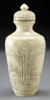 Chinese carved ivory snuff bot