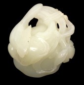 CHINESE CARVED JADE BIRD FIGUR