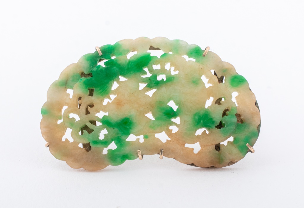 CHINESE CARVED JADE BROOCH PIN