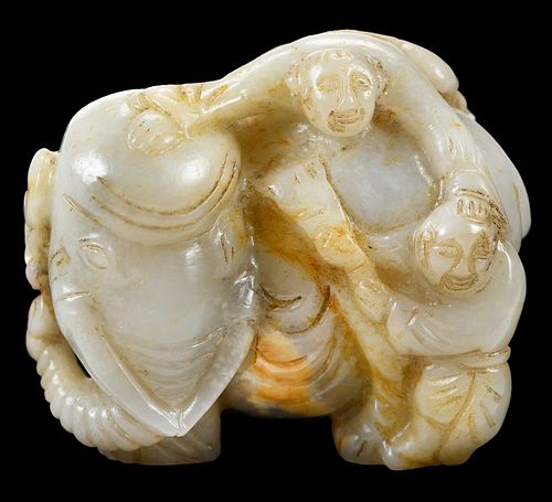 CHINESE CARVED JADE ELEPHANTpale