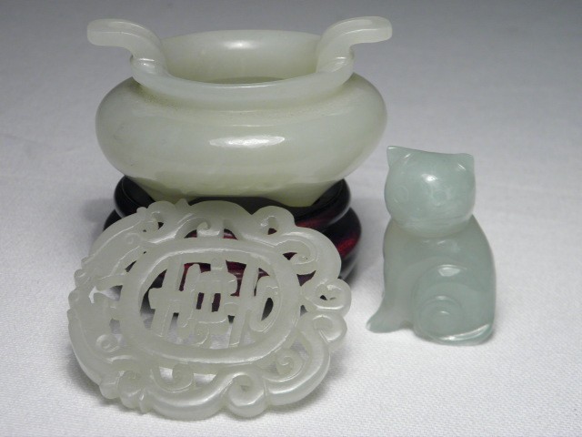 Chinese carved jade items. Includes