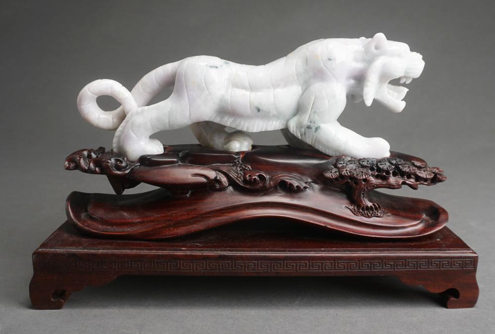 CHINESE CARVED JADE LION ON